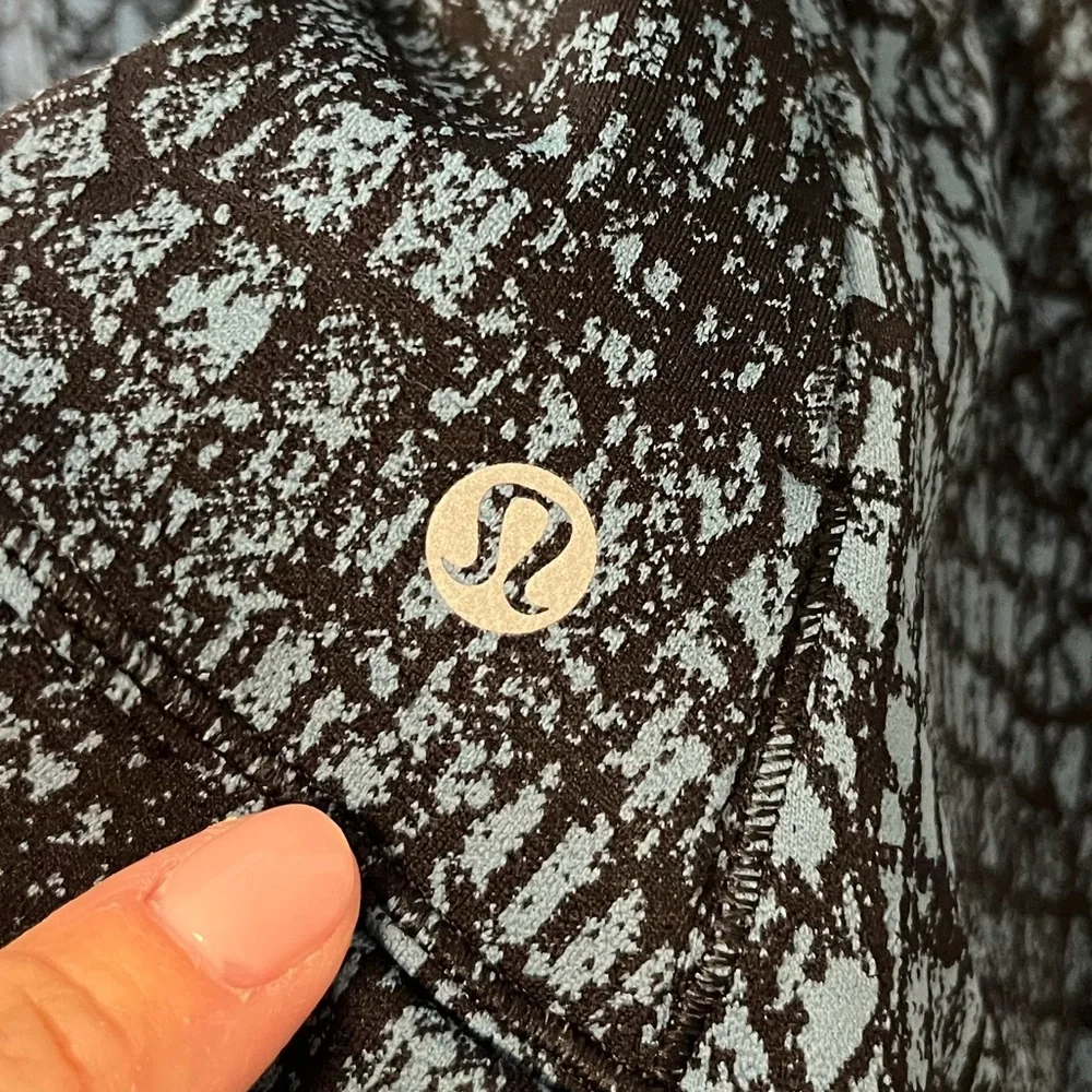 Lululemon Close to Crossing Long Sleeve Tectonic Jacquard Small